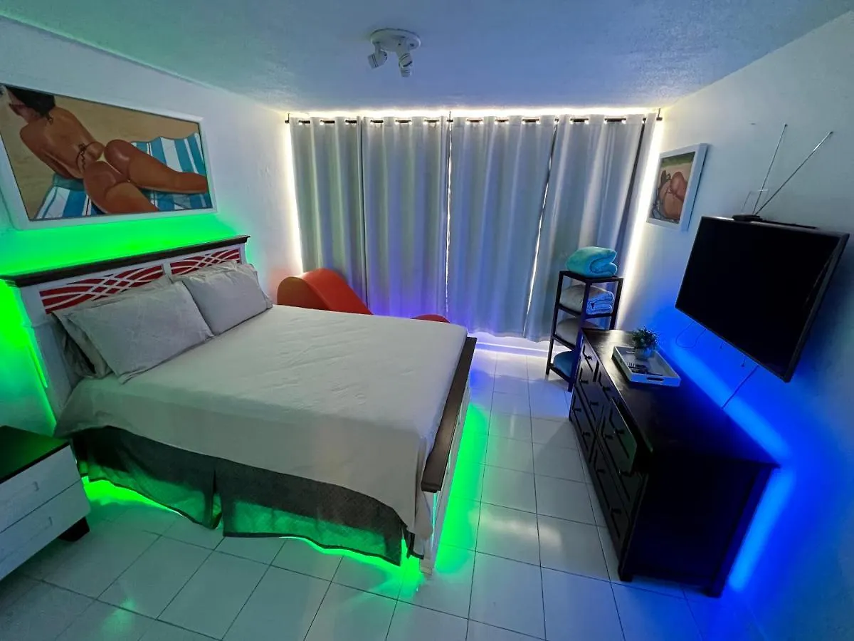 Hobie Oceanfront Apartment At Isla Verde San Juan